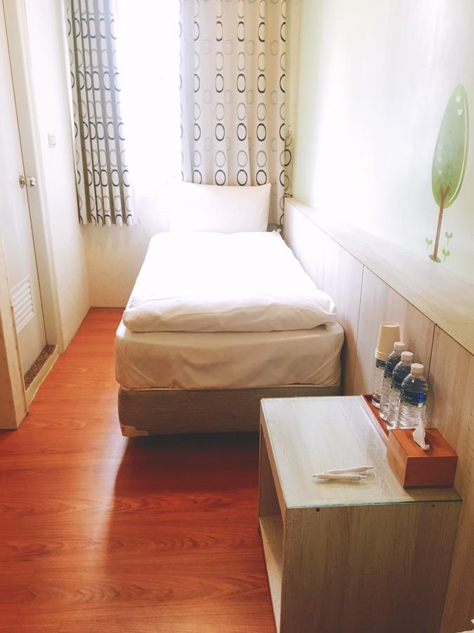 Mini Box Hotel Taipei Exterior photo
